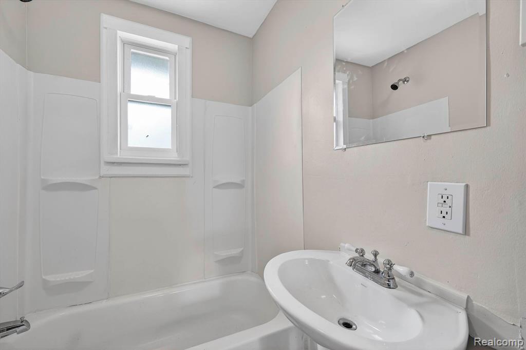 6914 Arlene Court, Romulus, MI 48174 — Photo 14
