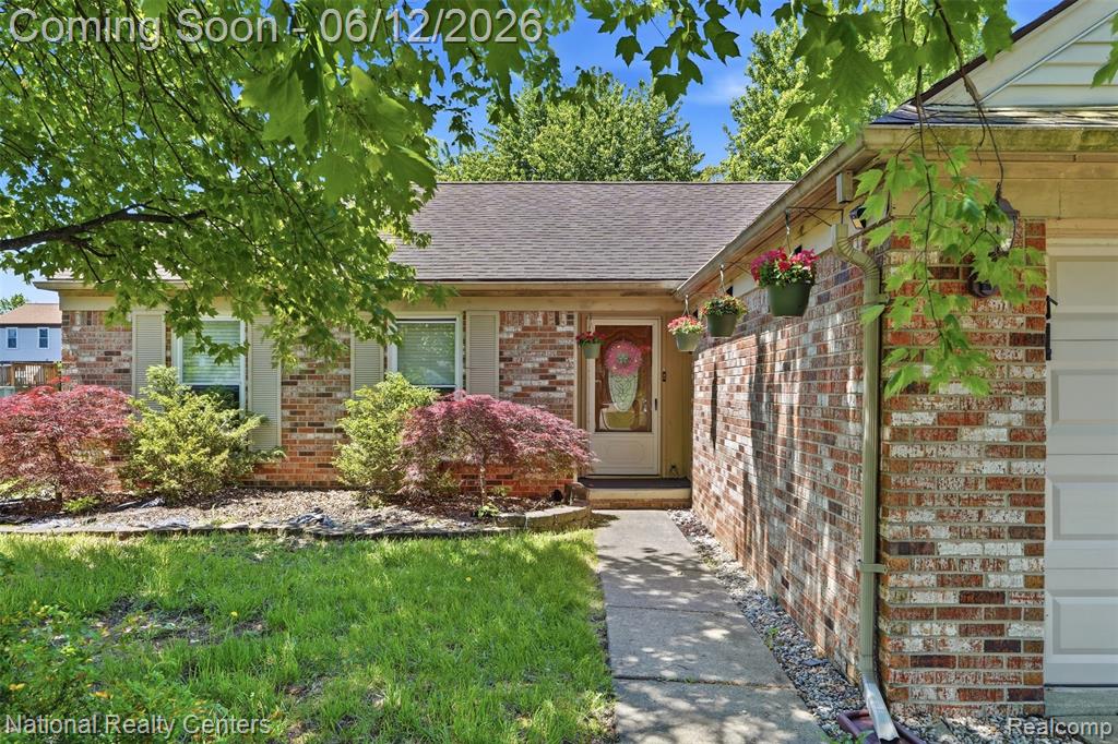 45375 Ronnen Drive, Macomb, MI 48044 — Photo 2
