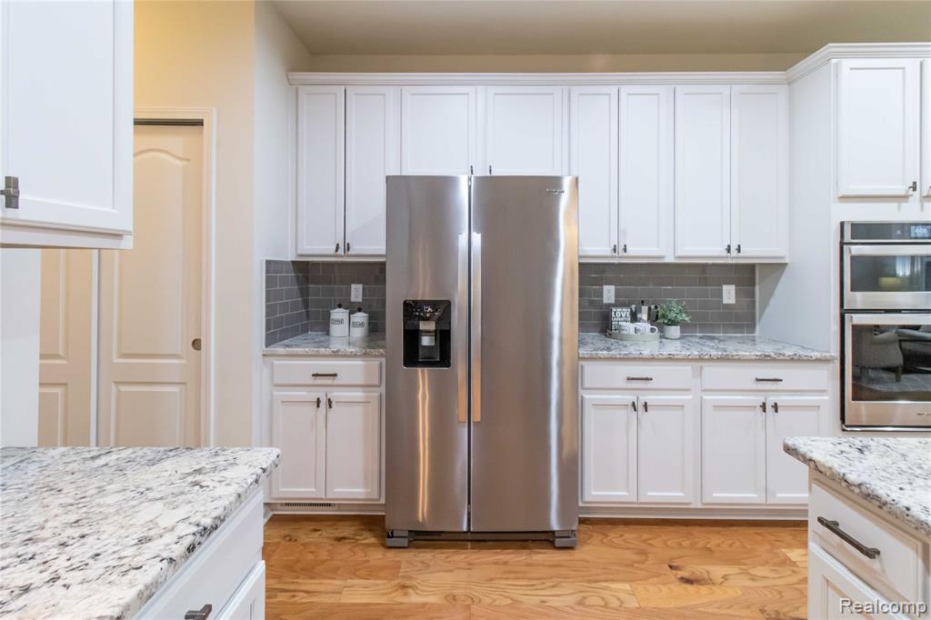 43635 CHANCELLOR LANE, Novi, MI — Photo 9