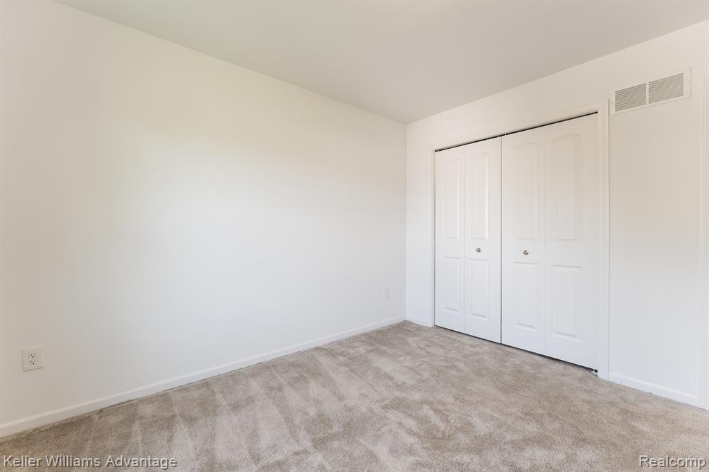 124 Shannon Partin Boulevard, South Lyon, MI 48178 — Photo 37