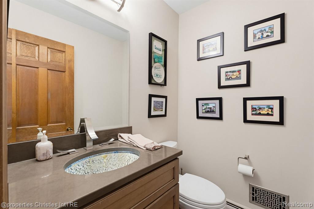 2825 Sylvan Shores Drive, Waterford, MI 48328 — Photo 15