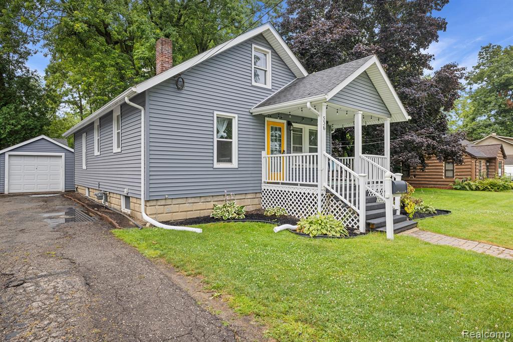 536 ATWATER Street, Lake Orion, MI 48362 — Photo 2