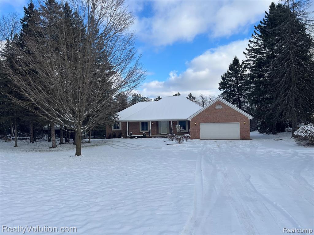 1637 S Lake Pleasant Road, Attica, MI 48412 — front exterior