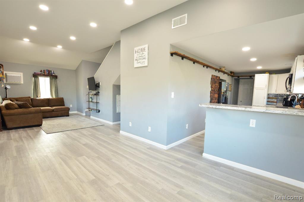 4051 Red Wing Drive, Flint, MI 48532 — Photo 6