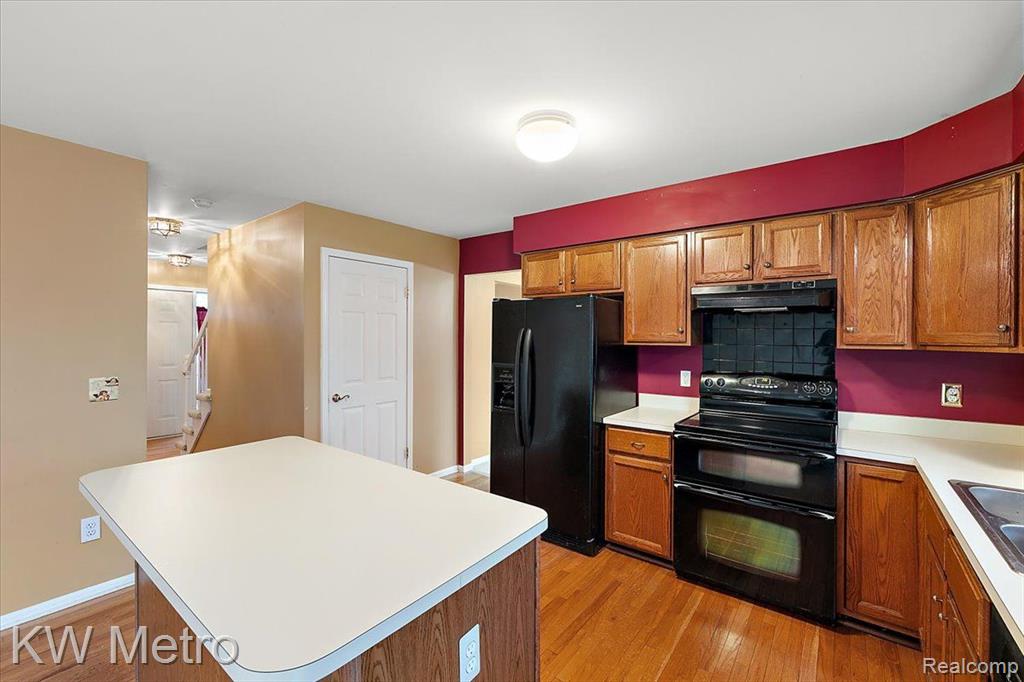 3767 PARKLAWN Drive, Canton, MI 48188 — Photo 25