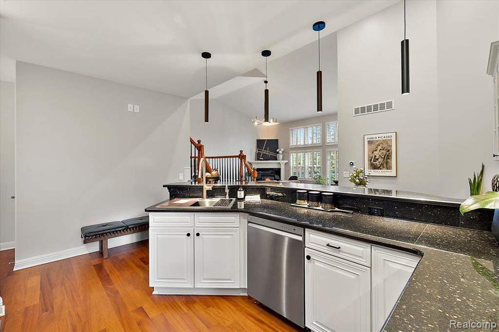 4404 Navin Field Lane, Troy, MI 48085 — Photo 11