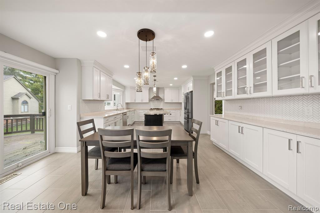 6246 Lindsay Court, West Bloomfield, MI 48324 — Photo 16
