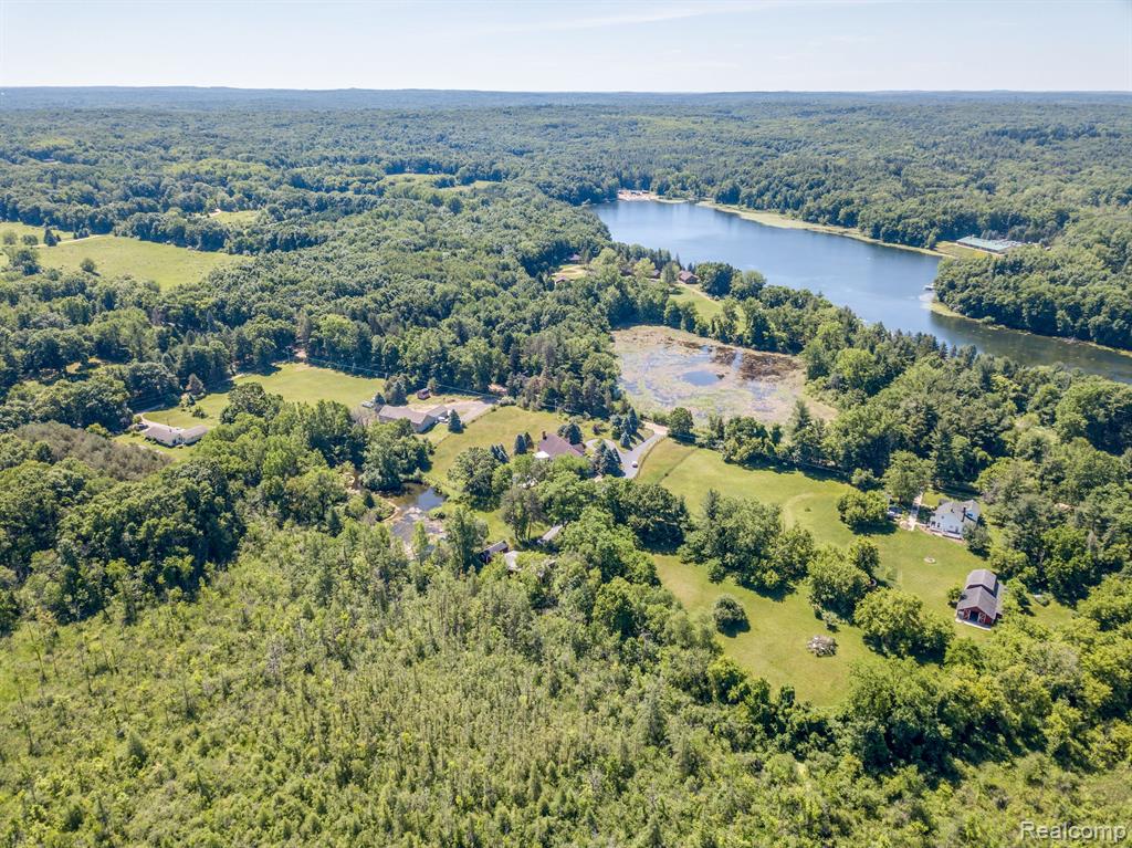 4090 PERRYVILLE Road, Ortonville, MI 48462 — Photo 44