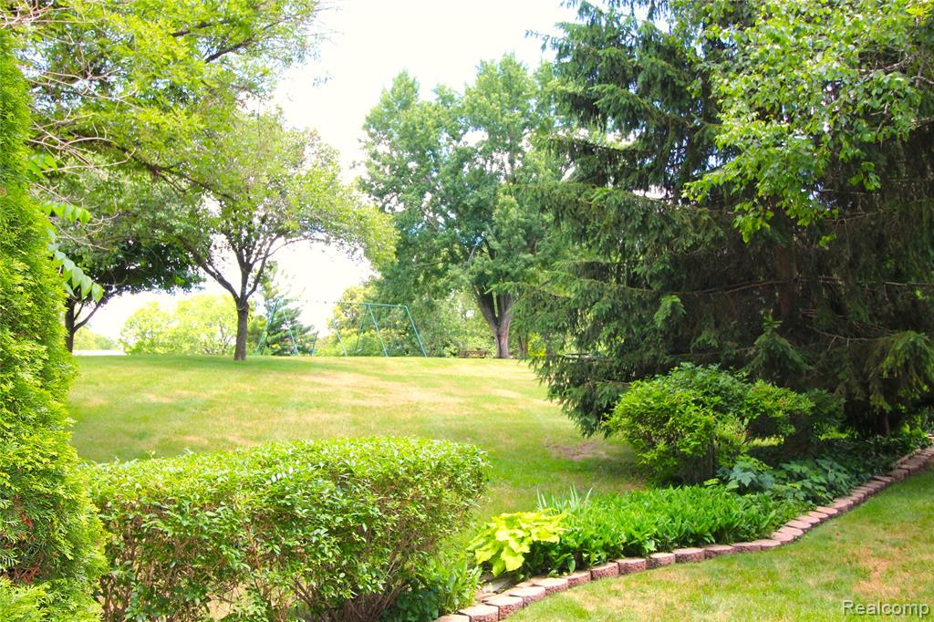 41784 Ladywood Drive, Northville, MI 48168 — Photo 32