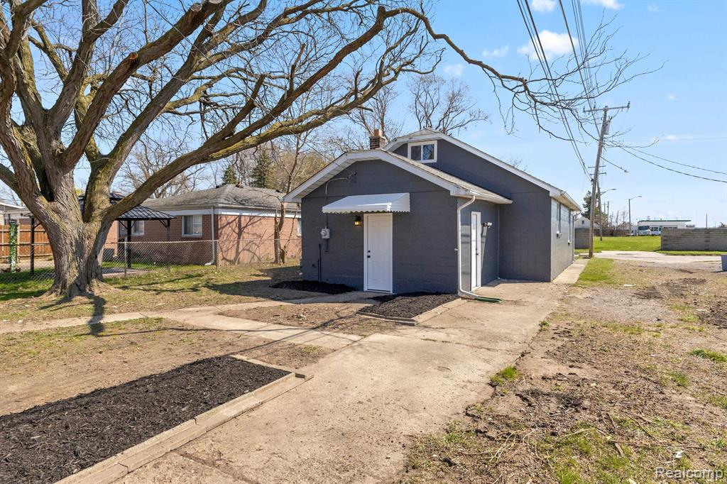 5692 JACKSON Street, Dearborn Heights, MI 48125 — Photo 23