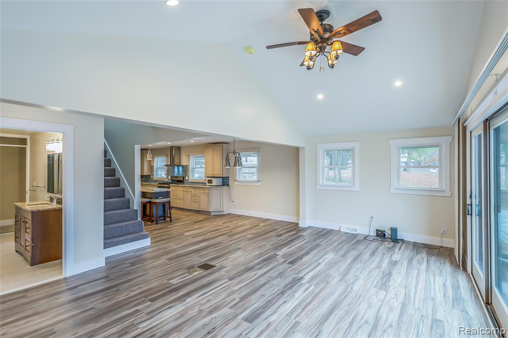 542 Oak Dale Drive, Chelsea, MI 48118 — Photo 29