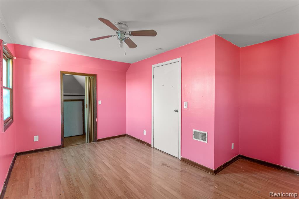 4500 Katherine Street, Dearborn Heights, MI 48125 — Photo 17