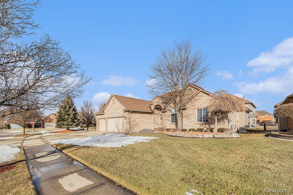 50190 MAGDALINA Drive, Macomb, MI 48044 — Photo 3