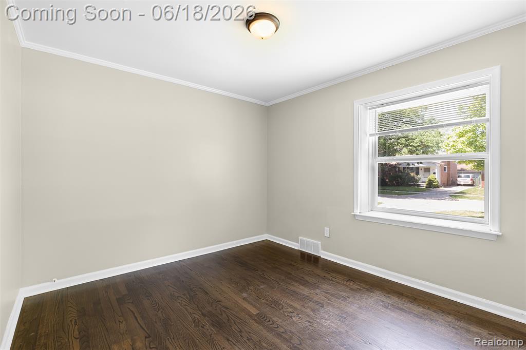 19296 Berden Street, Harper Woods, MI 48225 — Photo 6