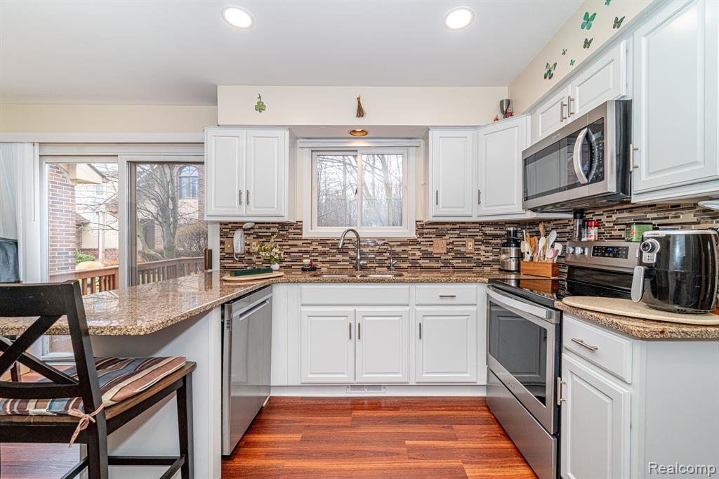 7375 PEPPER Creek, West Bloomfield, MI — Photo 19