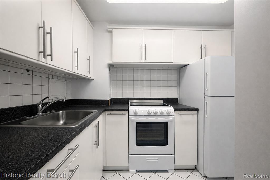 1300 E LAFAYETTE Street, 210, Detroit, MI 48207 — Photo 6