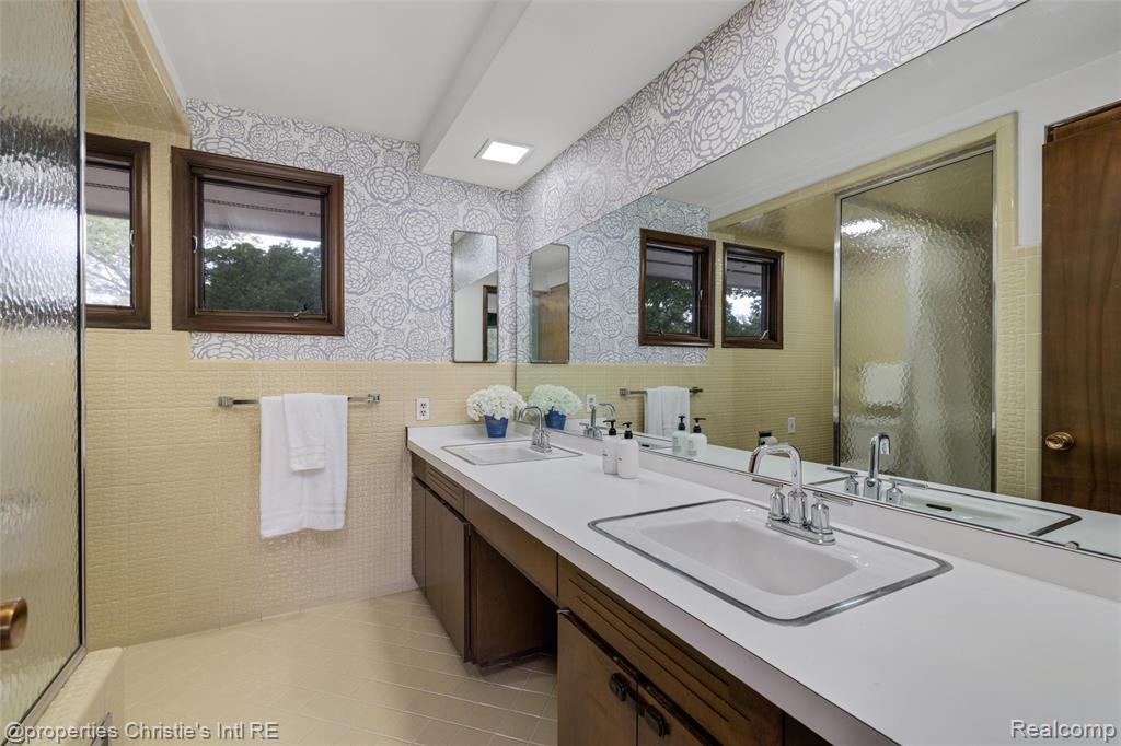 2771 W 7 Mile Road, Detroit, MI 48221 — Photo 41