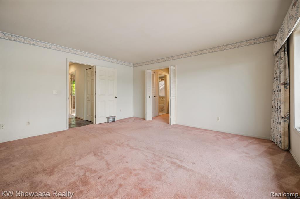 5867 COMMUNITY Drive, Brighton, MI 48116 — Photo 31