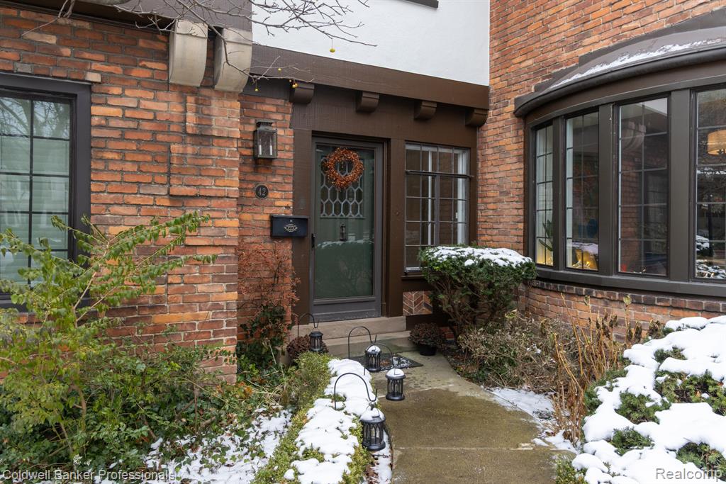 42 Cranford Lane, Grosse Pointe, MI 48230 — Photo 2