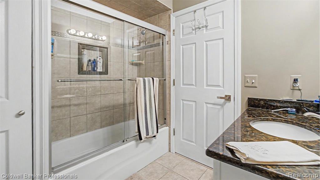 43662 Vintners Place Drive, Sterling Heights, MI 48314 — Photo 38