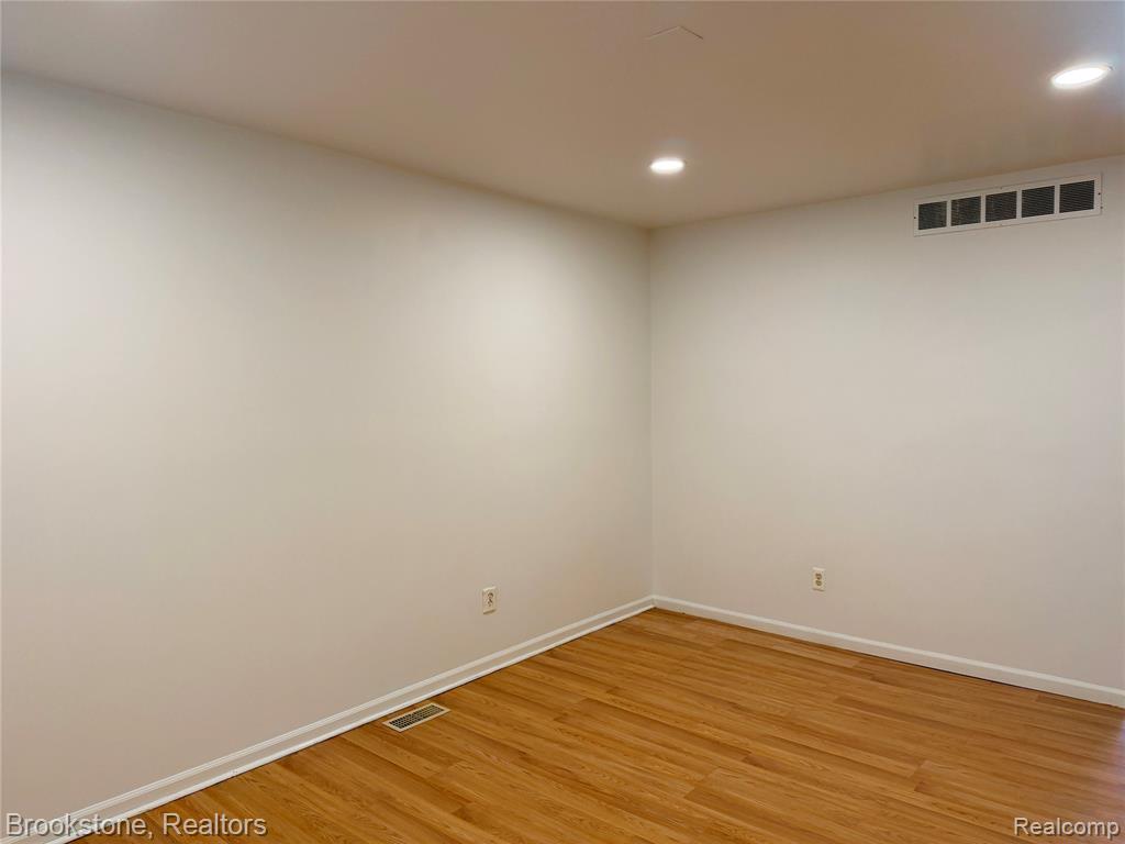 8401 18 Mile Road, 196, Sterling Heights, MI 48313 — Photo 3