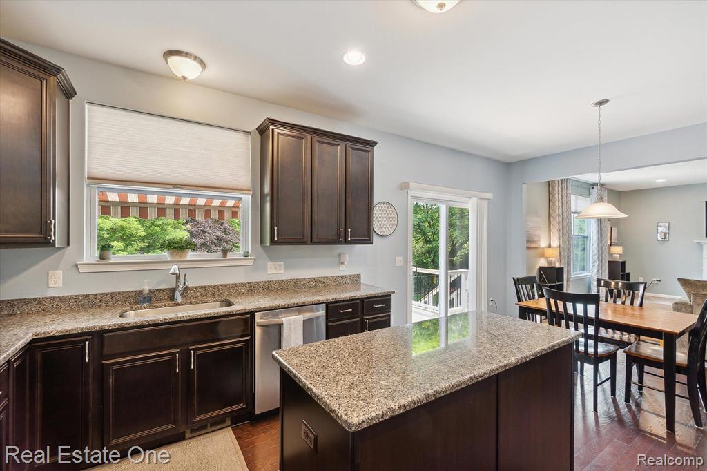 57980 Sunflower Circle N, New Hudson, MI 48165 — Photo 6