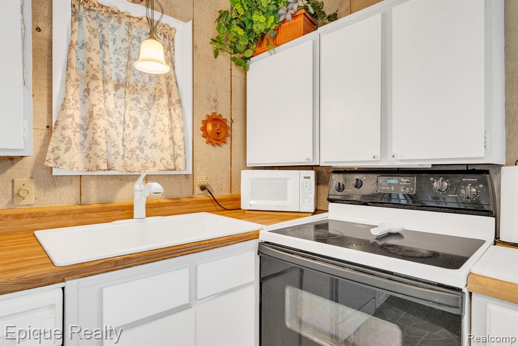 1962 INDIANWOOD Trail, West Branch, MI 48661 — Photo 20