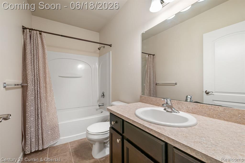 1086 Paddock Drive, South Lyon, MI 48178 — Photo 41