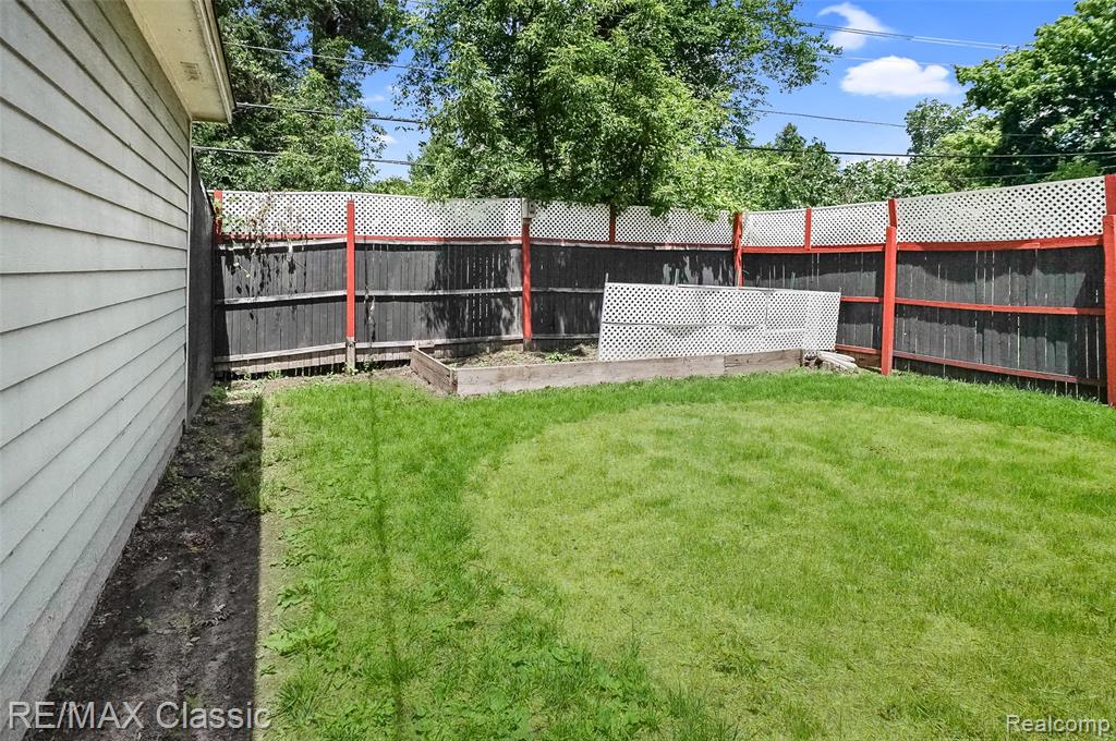 525 E Lewiston Avenue, Ferndale, MI 48220 — Photo 31