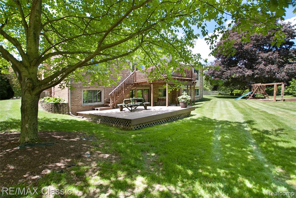 44500 Louvert Court, Novi, MI — Photo 4