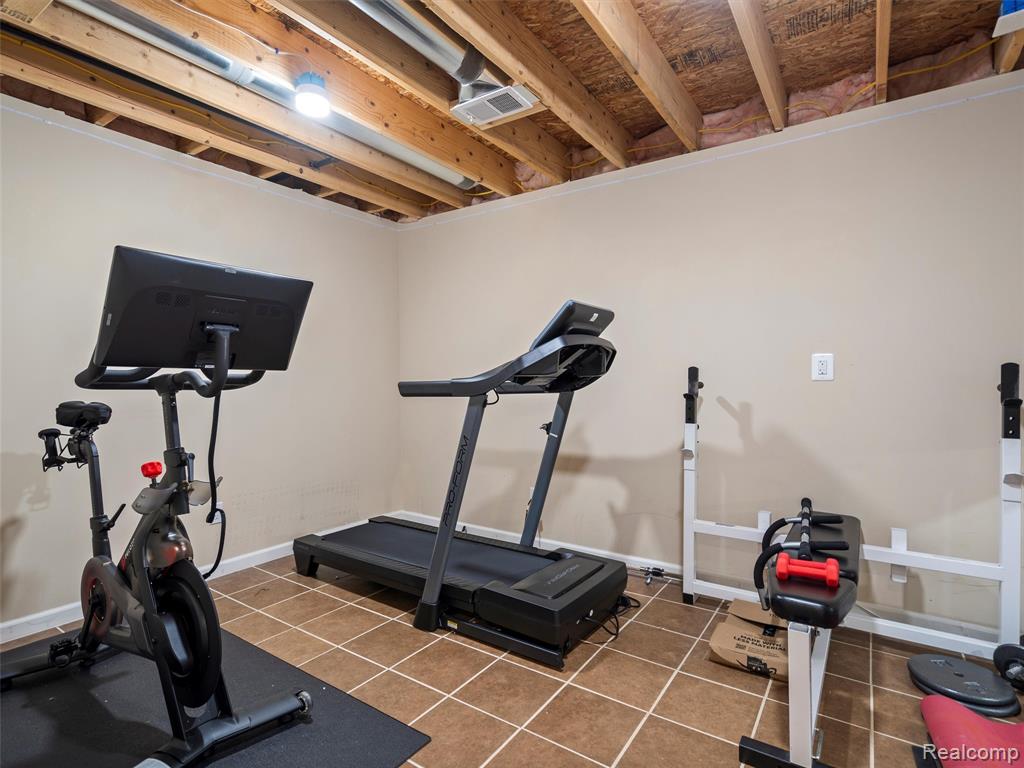 45877 ANDREW Drive, Macomb, MI 48044 — Photo 37