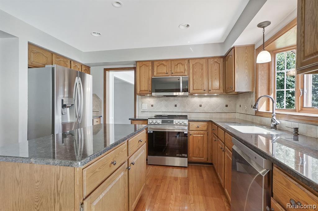 49309 PLUM TREE Drive, Plymouth, MI 48170 — Photo 14