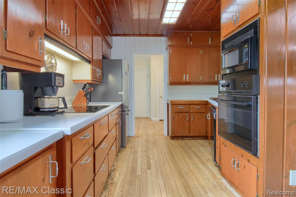 10268 7 Mile Road, Northville, MI 48167 — Photo 7