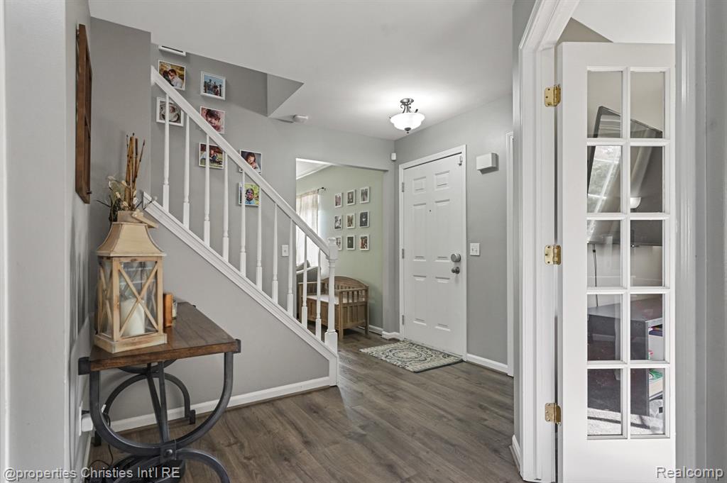 921 River Valley Drive, Lake Orion, MI 48362 — Photo 12