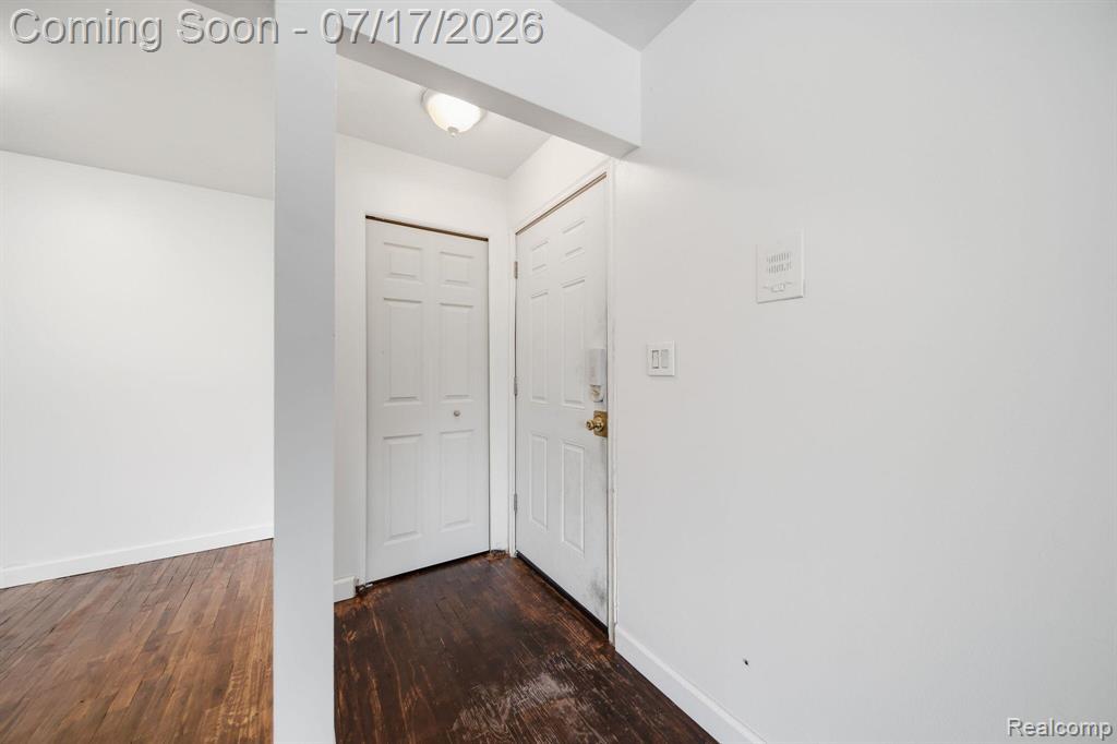 525 Fairbrook Street, Northville, MI 48167 — Photo 6