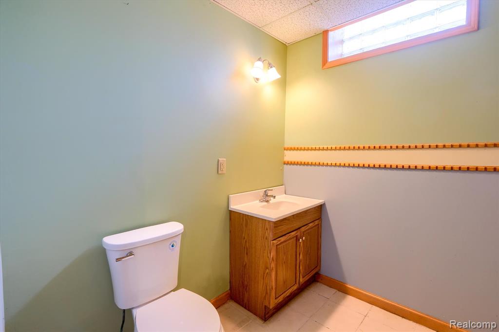 845 Oak Tree Lane, Lapeer, MI 48446 — Photo 46