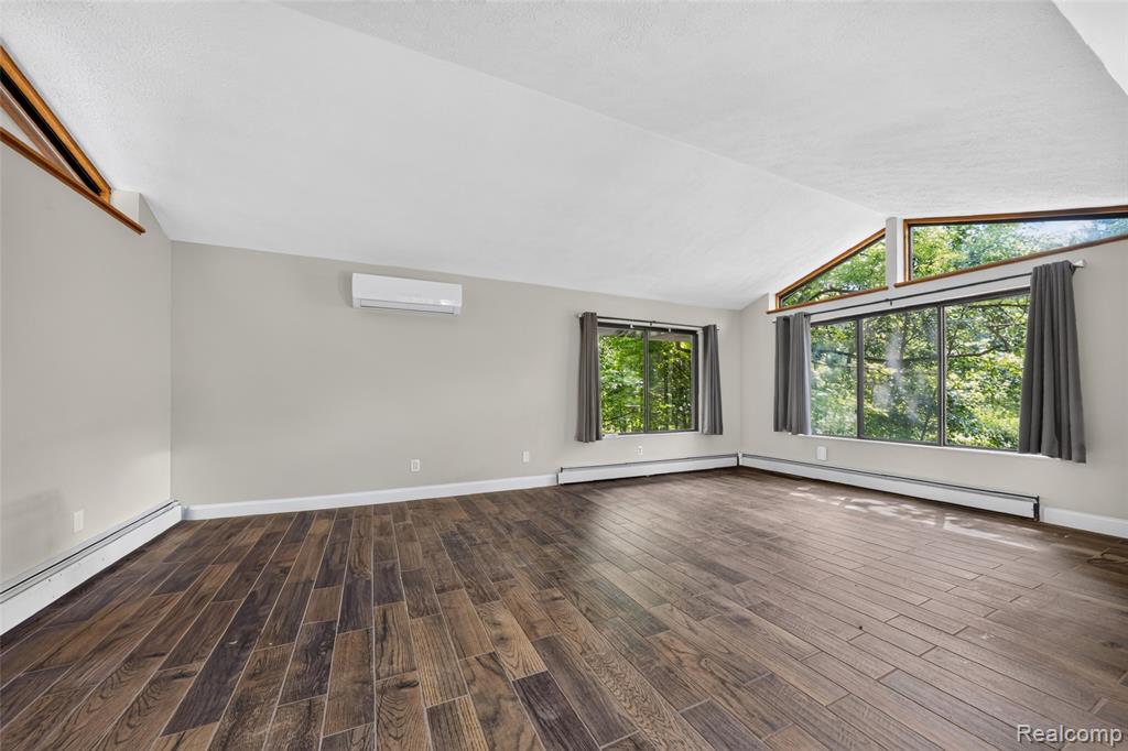 4565 Brookside Road, Fenton, MI 48430 — Photo 6