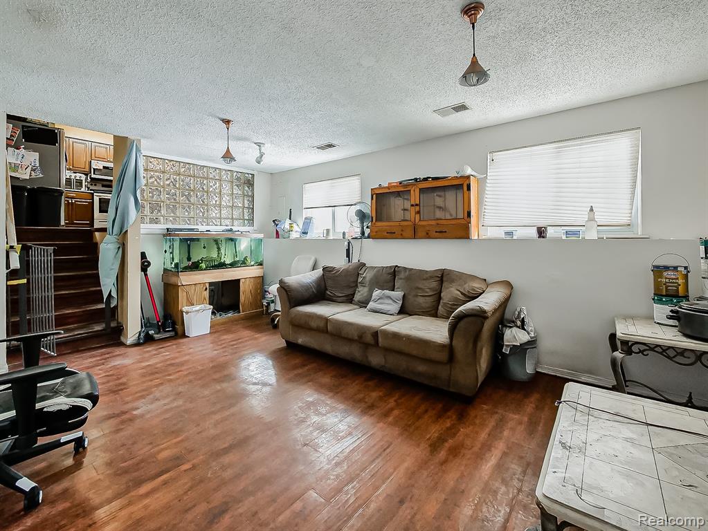 819 Woodingham Avenue, Waterford, MI 48328 — Photo 18