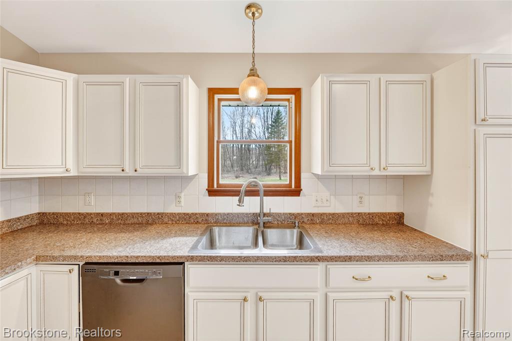42645 Riggs Road, Van Buren, MI 48111 — Photo 14