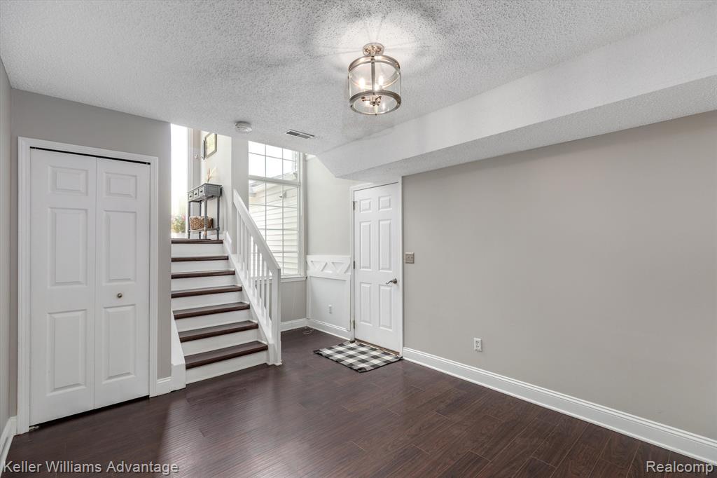 49573 DONOVAN Boulevard, Plymouth, MI 48170 — Photo 23