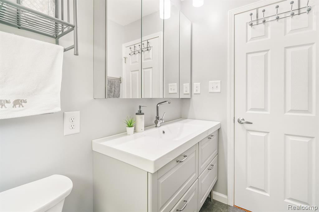 9705 HAMILTON Street, Belleville, MI 48111 — Photo 14