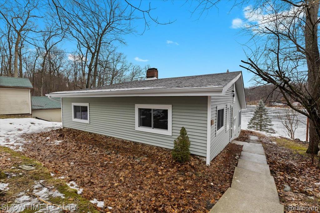 6739 BIG TRAIL Road, Holly, MI 48442 — Photo 2