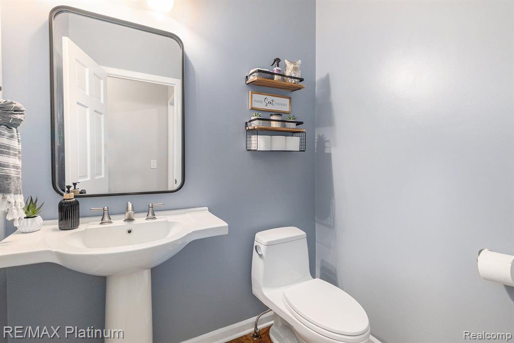 1055 WOODVALE, Milford, MI 48381 — Photo 14