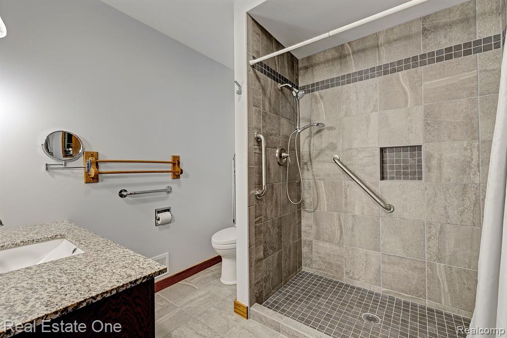 2225 LYNN Road, Sanford, MI 48657 — Photo 53