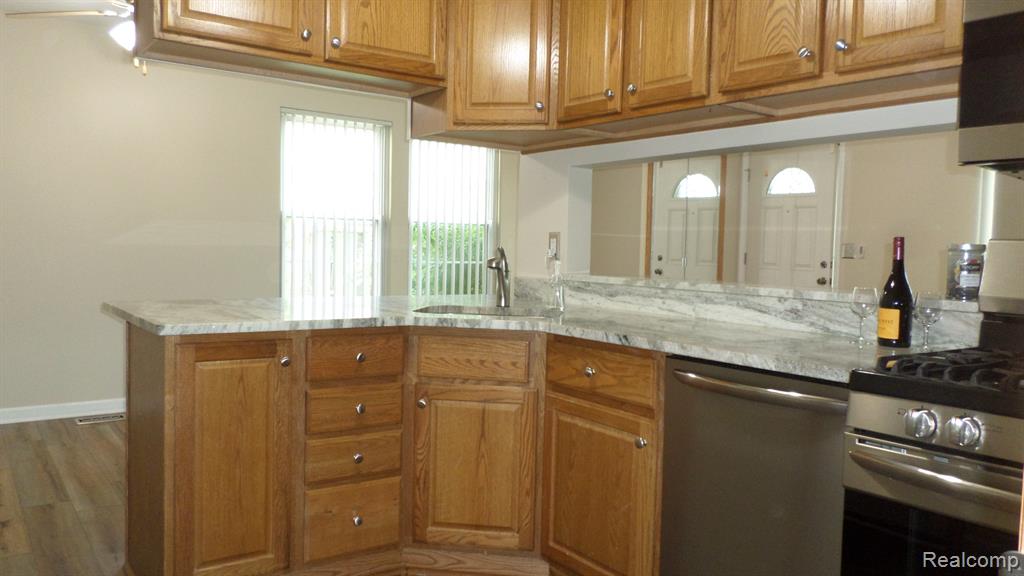 33612 Bayview Drive, New Baltimore, MI 48047 — Photo 44