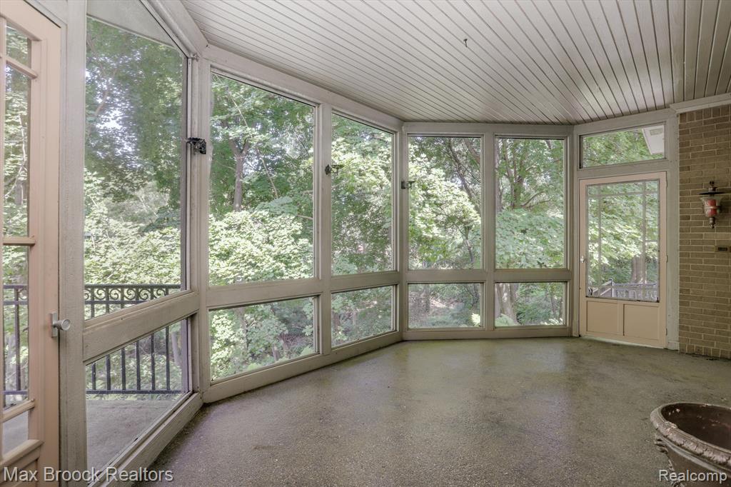 4366 KAREN Lane, Bloomfield Hills, MI 48302 — Photo 25