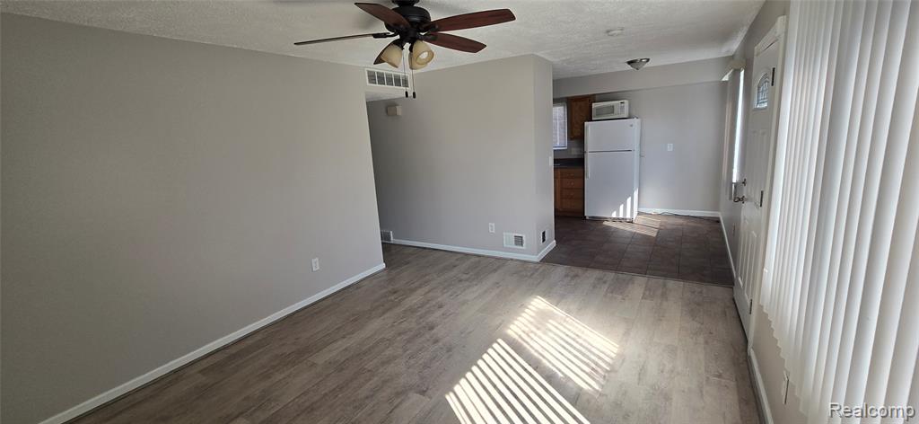 639 E Columbia Avenue, Pontiac, MI 48340 — Photo 6