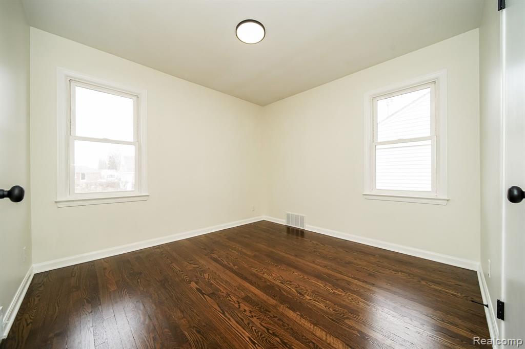 6855 KINGSBURY Street, Dearborn Heights, MI 48127 — Photo 40