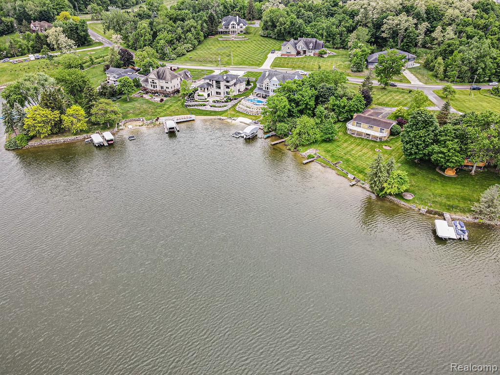 7038 Driftwood Drive, Fenton, MI 48430 — Photo 26