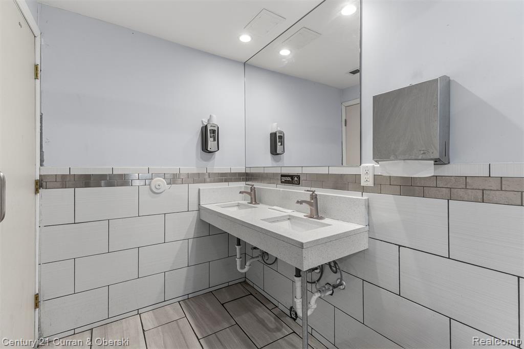 21350 Van Born Rd, Dearborn Heights, MI 48125 — Photo 30